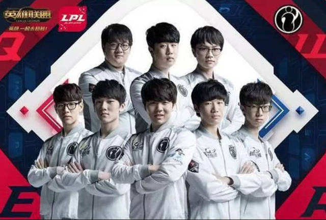 年仅三十出 年仅三十出