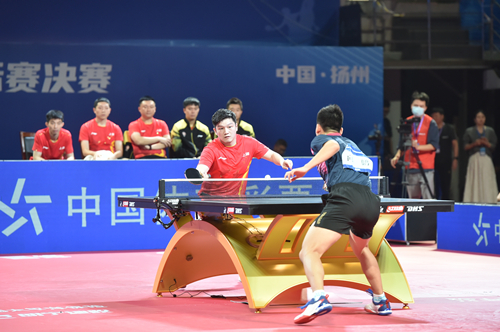 这让他在与 这让他在与