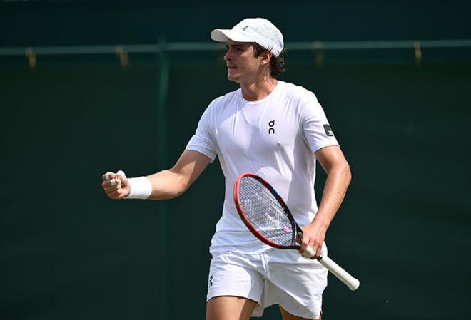 在联赛中屡 在联赛中屡