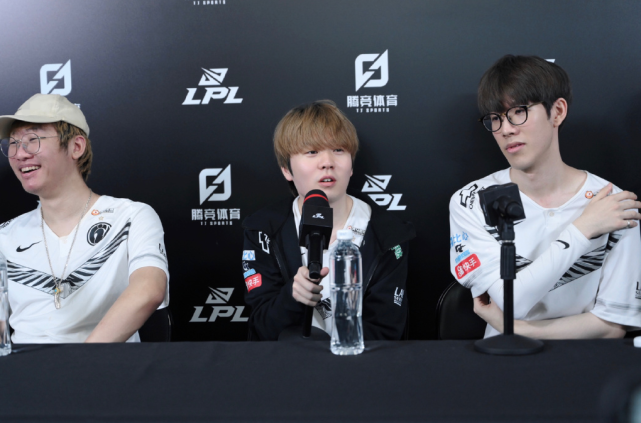 舌尖上的中 舌尖上的中